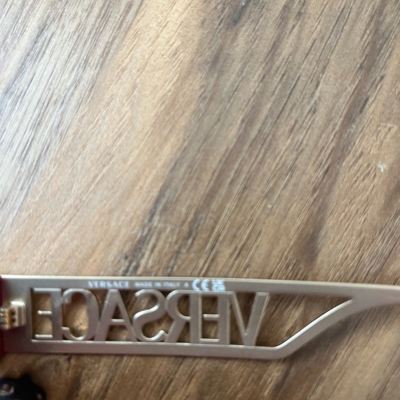 NIB Versace Red and Gold Sunglasses - Picture 6 of 6